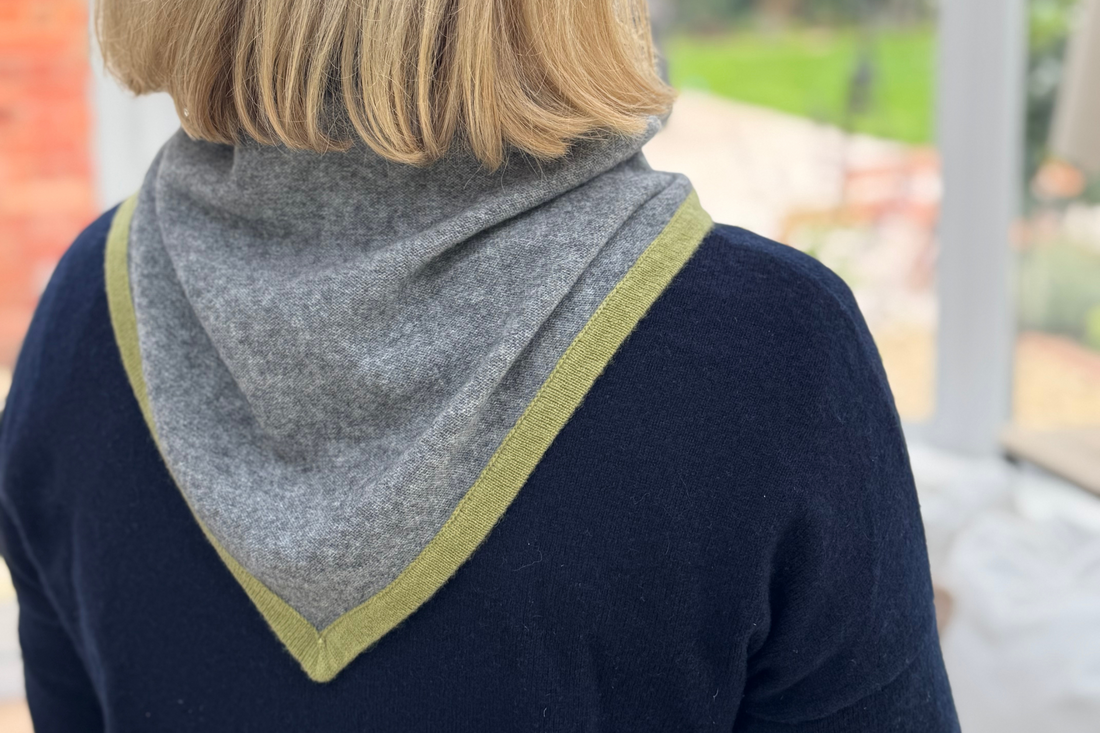 Cashmere triangle scarf with green trim